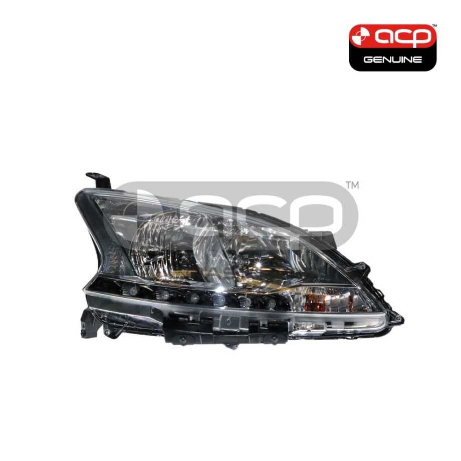 Halogen Head Lamp Drivers Side Genuine Suits Nissan Pulsar ST B17 2012 to 2017
