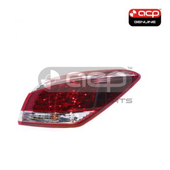 Red/Clear Tail Lamp Drivers Side Genuine suits Nissan Murano Z51