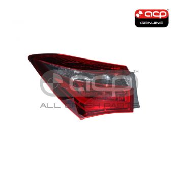 Red/Clear Tail Lamp Passenger Side Genuine Suits Toyota Corolla ZRE172R 2013 to 2019