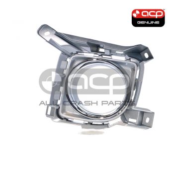 Front Bar Grille With Fog Light Mount Passenger Side Genuine suits Toyota Landcruiser 200 Series VX/Sahara 3/2012 to 9/2015