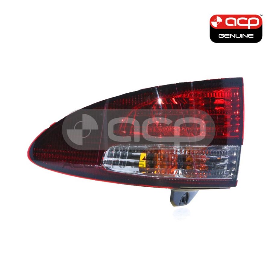 Tail Lamp Drivers Side Genuine Suits Toyota Tarago ACR30R 2/2000 to 4/2003