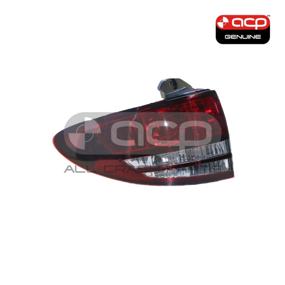 Tail Lamp Passenger Side Genuine Suits Toyota Tarago ACR30R 4/2003 to 12/2005