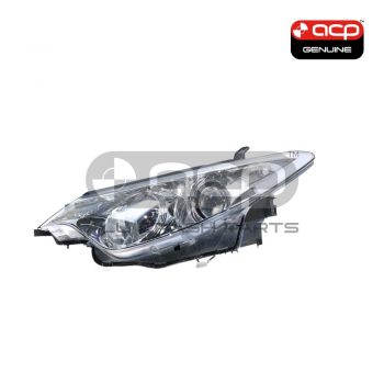 Xenon Head Lamp Passenger Side Genuine Suits Toyota Tarago ACR50R 1/2006 to 12/2008